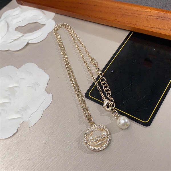designer gold c-letter ccity pendant necklaces crysatal rhinestone choker brand chain necklaces for women man wedding party jewelry couple g, Silver
designer gold c-letter ccity pendant necklaces crysatal rhinestone choker brand chain necklaces for women man wedding party jewelry couple g, Silver