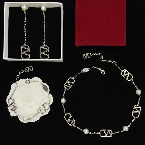 europe america fashion style jewelry sets lady women elegant v initials charm pendant necklace luxury bracelet valentinoly stud earrings set, Black
europe america fashion style jewelry sets lady women elegant v initials charm pendant necklace luxury bracelet valentinoly stud earrings set, Black
