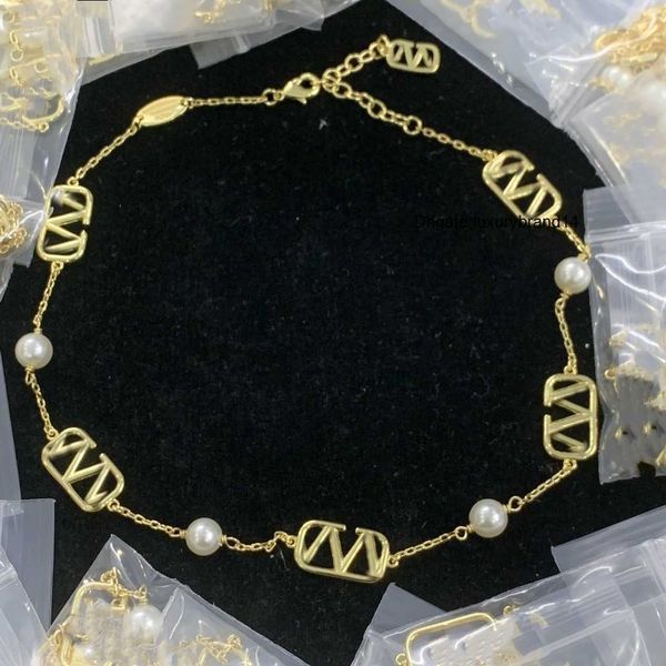 luxury brand designer pendant necklace valentinoly simple double letter v pendant necklace valentines day accessories gift kh2c, Silver
luxury brand designer pendant necklace valentinoly simple double letter v pendant necklace valentines day accessories gift kh2c, Silver