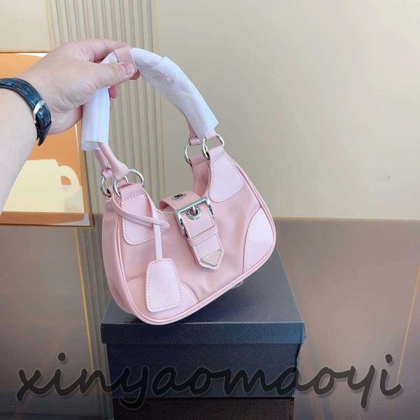 designer hand bag leather moon bag solid color purse style stylish soft leather v104009 half moon pink bag
designer hand bag leather moon bag solid color purse style stylish soft leather v104009 half moon pink bag