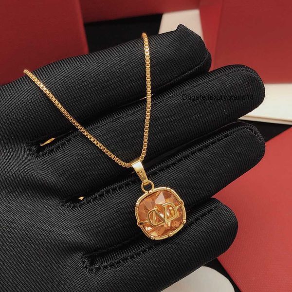 designer letter v pendant s jewelry luxury for lady women pearl metal gold necklace valentinoly advanced accessories chokers 6656, Silver
designer letter v pendant s jewelry luxury for lady women pearl metal gold necklace valentinoly advanced accessories chokers 6656, Silver