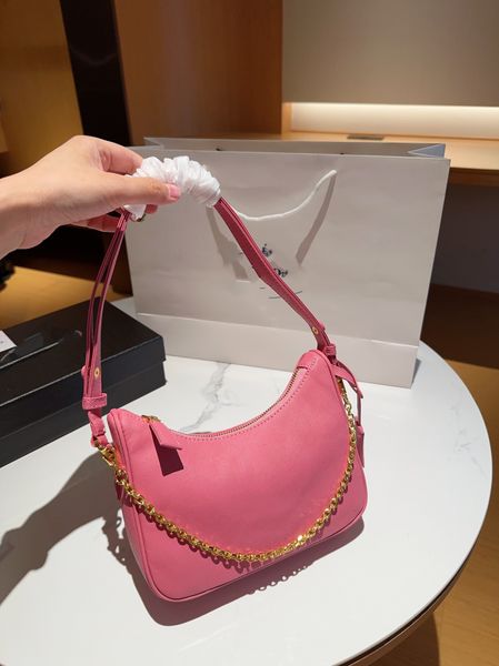 luxury designer fashion women's bag classic women's underarm bag leather bag women's handbag chain strap size 22cm
luxury designer fashion women's bag classic women's underarm bag leather bag women's handbag chain strap size 22cm