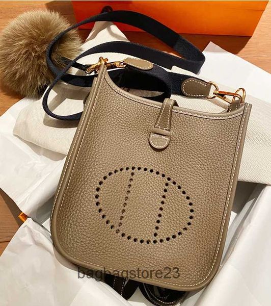 original women's evelyns cow tote head bag litchi purse bucket classic layer h leather bags hollowed out one shoulder cross mobile phon
original women's evelyns cow tote head bag litchi purse bucket classic layer h leather bags hollowed out one shoulder cross mobile phon