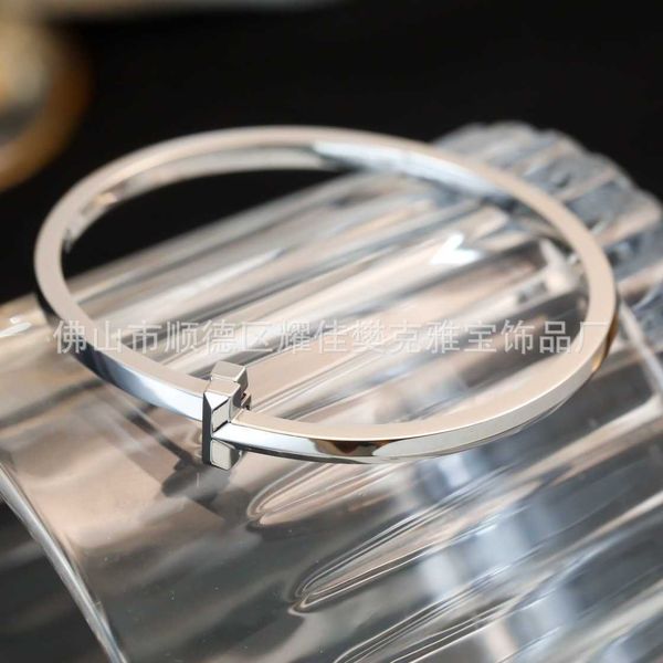 internet celebrity v gold high edition double t letter clasp bracelet t1 room diamond wide yiyang qianxi same style, Black
internet celebrity v gold high edition double t letter clasp bracelet t1 room diamond wide yiyang qianxi same style, Black