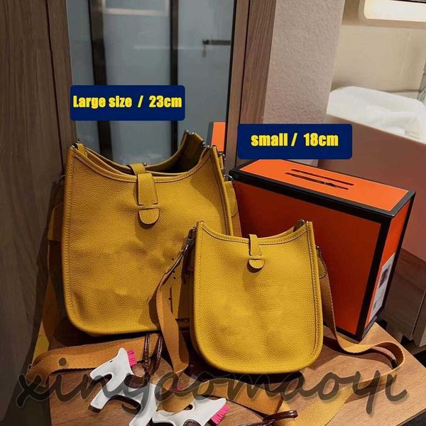 designer cowhide handbag crossbody bag solid color purse for men and women stylish size multi-color optional v104271 yellow bag
designer cowhide handbag crossbody bag solid color purse for men and women stylish size multi-color optional v104271 yellow bag