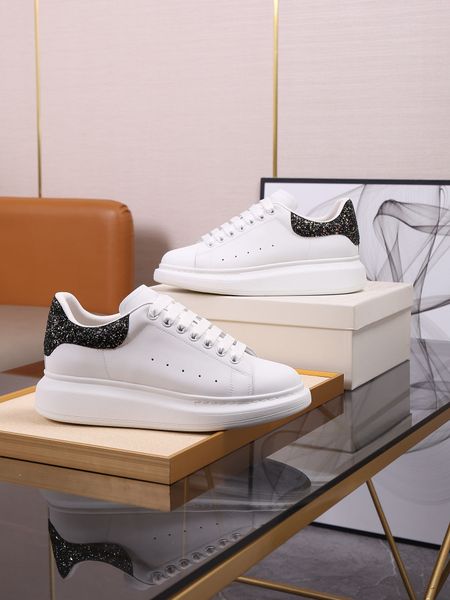 2023 fashion designer white black shoes classic suede velvet leather women womens flats platform oversized sneaker men mens espadrille flat
2023 fashion designer white black shoes classic suede velvet leather women womens flats platform oversized sneaker men mens espadrille flat