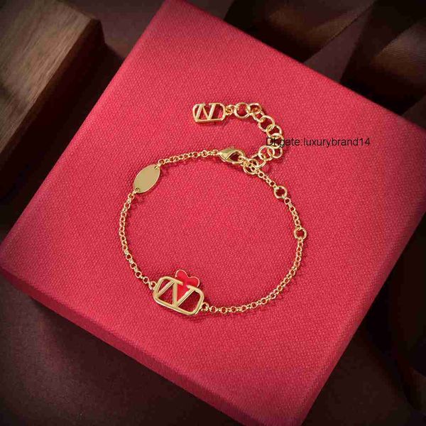 designer charm bracelet letter v jewelry luxury women fashion jewelry pearl metal valentinoly day gift ohrringe gfr, Golden;silver
designer charm bracelet letter v jewelry luxury women fashion jewelry pearl metal valentinoly day gift ohrringe gfr, Golden;silver