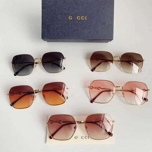 2021 new g family ni star same ponytail buckle gradient tan sunglasses women gg0882sa, White;black
2021 new g family ni star same ponytail buckle gradient tan sunglasses women gg0882sa, White;black
