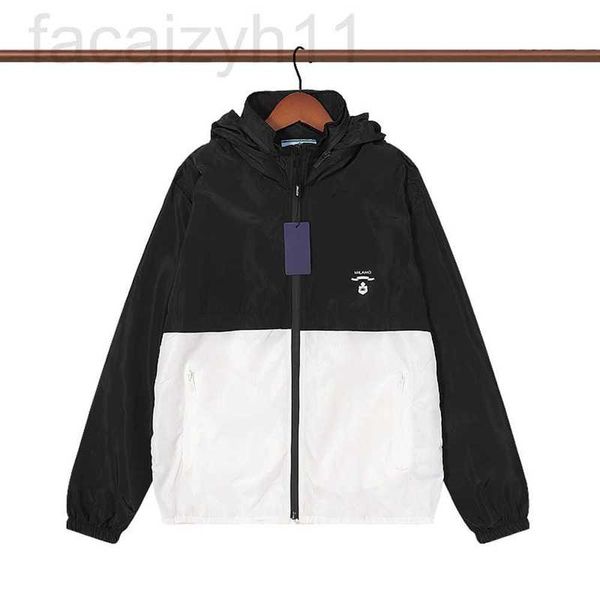 men's jackets designer mens jacket windbreaker thin coats with letters inverted triangle men women waterproof coat spring autumn clothe, Black;brown
men's jackets designer mens jacket windbreaker thin coats with letters inverted triangle men women waterproof coat spring autumn clothe, Black;brown