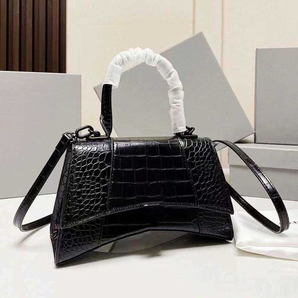 luxury hourglass shoulder bags designer bag black crocodile-embossed cow leather small crossbody bag half moon hobos handbag with box 10a qu
luxury hourglass shoulder bags designer bag black crocodile-embossed cow leather small crossbody bag half moon hobos handbag with box 10a qu
