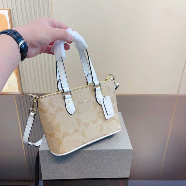c print tote bag designer bag leather shoulder bag women luxurys handbag fashion trend letter pattern crossbody purse
c print tote bag designer bag leather shoulder bag women luxurys handbag fashion trend letter pattern crossbody purse