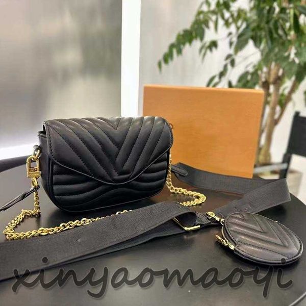luxury women's shoulder bag designer chain bag leather mailman bag tote bag removable small round purse vintage gold hardware v104278 b
luxury women's shoulder bag designer chain bag leather mailman bag tote bag removable small round purse vintage gold hardware v104278 b