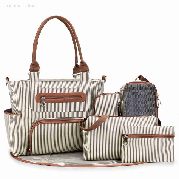 diaper bags diaper bag 7 pieces set nappy tote bag large capacity for baby mom dad travel bag newborn nappy bag with changing pad hkd230706
diaper bags diaper bag 7 pieces set nappy tote bag large capacity for baby mom dad travel bag newborn nappy bag with changing pad hkd230706