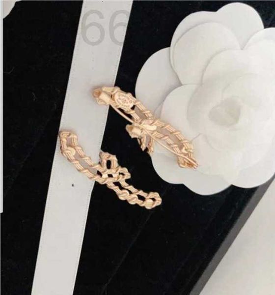 pins, brooches designer 23ss fashion brand letter designer letters lapel hollow women men crystal pearl pin wedding party metal jewerlry acc, Gray
pins, brooches designer 23ss fashion brand letter designer letters lapel hollow women men crystal pearl pin wedding party metal jewerlry acc, Gray