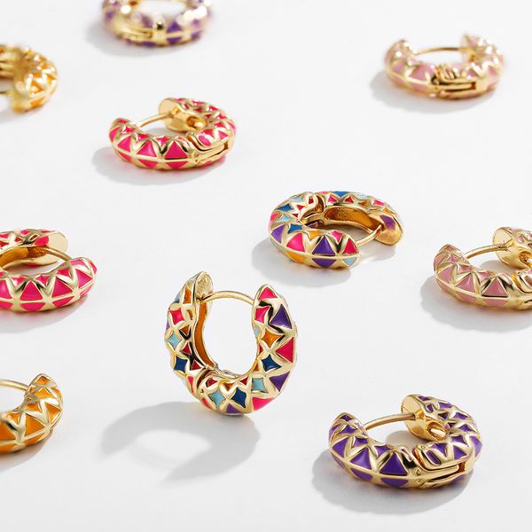 stud colorful enamel geometric round circle hoop earrings for women vintage ear buckle huggie earring statement jewelry brincos 230706, Golden;silver
stud colorful enamel geometric round circle hoop earrings for women vintage ear buckle huggie earring statement jewelry brincos 230706, Golden;silver