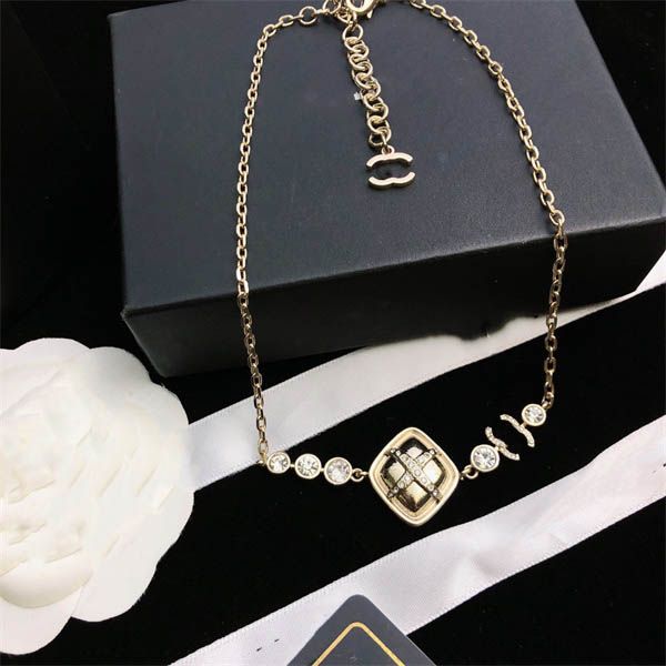 designer gold c-letter ccity pendant necklaces crysatal rhinestone choker brand chain necklaces for women man wedding party jewelry couple g, Silver
designer gold c-letter ccity pendant necklaces crysatal rhinestone choker brand chain necklaces for women man wedding party jewelry couple g, Silver