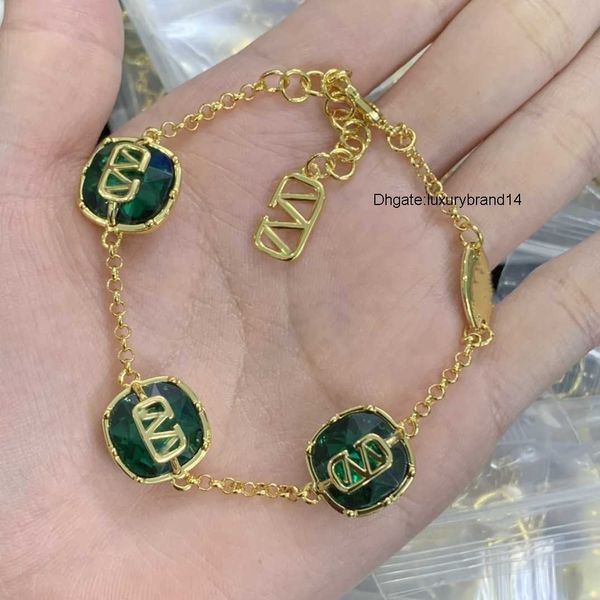 selling styles high edition charm bracelets v bracelets for women girls valentinoly ladies gift designer jewelry classic design khs3u, Golden;silver
selling styles high edition charm bracelets v bracelets for women girls valentinoly ladies gift designer jewelry classic design khs3u, Golden;silver