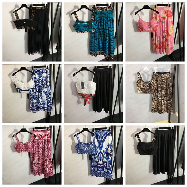 woman fashion designer summer two pcs dress outfits tracksuit print floral letter leopard crop tank with maxi ruffle pleated skirts women w, White
woman fashion designer summer two pcs dress outfits tracksuit print floral letter leopard crop tank with maxi ruffle pleated skirts women w, White