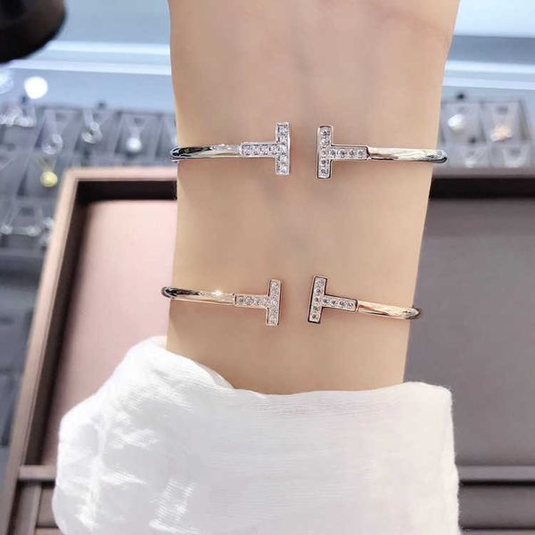 selling item v gold high edition jewelry tiffay double bracelet s925 sterling silver plated 18 k diamond white beige open with logo 8ikk, Black
selling item v gold high edition jewelry tiffay double bracelet s925 sterling silver plated 18 k diamond white beige open with logo 8ikk, Black