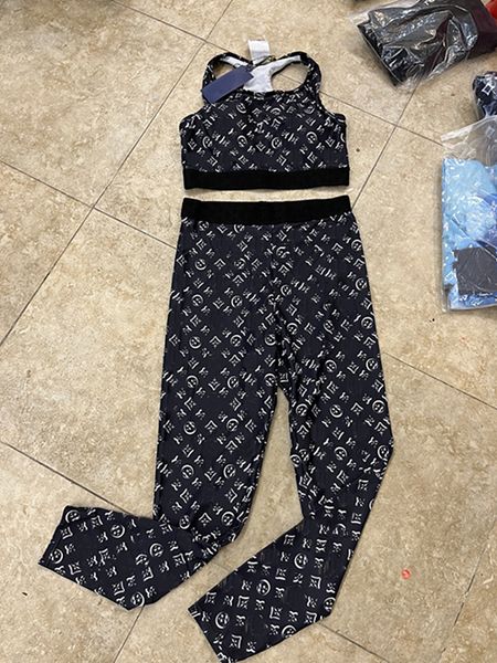 women's tracksuits highly elastic yoga outfits gradient color gym wear designer letter printing tracksuit womens breathable fiess wears, Gray
women's tracksuits highly elastic yoga outfits gradient color gym wear designer letter printing tracksuit womens breathable fiess wears, Gray
