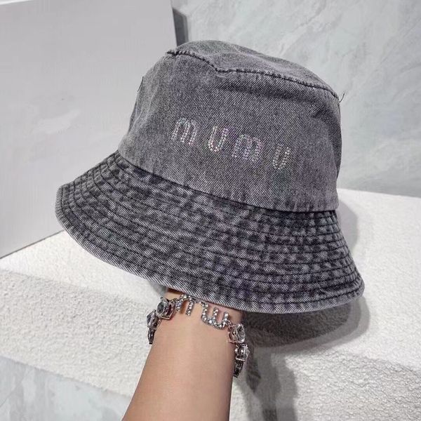 miu denim fisherman hat, washed and printed logo, sun shading and sunscreen miu hat, men's and women's trendy couple style, Blue;gray
miu denim fisherman hat, washed and printed logo, sun shading and sunscreen miu hat, men's and women's trendy couple style, Blue;gray
