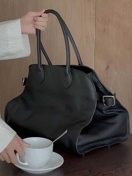 designer bags leather bag large capacity shoulder cowhide hand mother lichee grain head layer bucketclassic tote bag the row 1pcj
designer bags leather bag large capacity shoulder cowhide hand mother lichee grain head layer bucketclassic tote bag the row 1pcj
