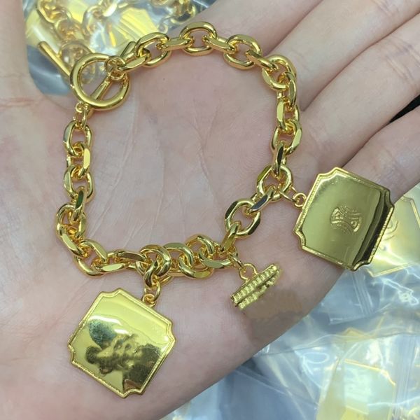 2023 new popular chain charm bracelet luxury brand designer bracelet celinity women's jewelry fashion classic c bracelets christmas gif, Golden;silver
2023 new popular chain charm bracelet luxury brand designer bracelet celinity women's jewelry fashion classic c bracelets christmas gif, Golden;silver
