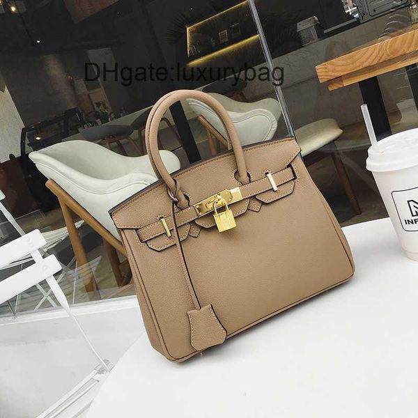factory totes bag 5a quality h home original head layer h home leather bird kin fashion classic bag hong kong versatile full leather women h
factory totes bag 5a quality h home original head layer h home leather bird kin fashion classic bag hong kong versatile full leather women h