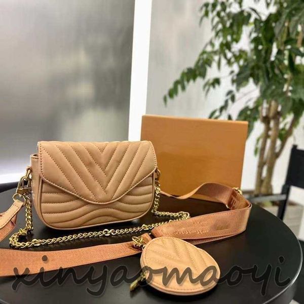 luxury women's shoulder bag designer chain bag leather mailman bag tote bag removable small round purse vintage gold hardware v104278 b
luxury women's shoulder bag designer chain bag leather mailman bag tote bag removable small round purse vintage gold hardware v104278 b