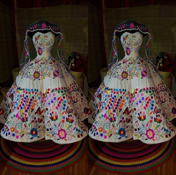 2023 traditinal mexican dresses quinceanera for women vintage embroidered strapless satin sweet 16 dress charro corset back2777722, Blue;red
2023 traditinal mexican dresses quinceanera for women vintage embroidered strapless satin sweet 16 dress charro corset back2777722, Blue;red