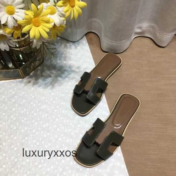 fashion oran ladies 2023 girl leather designer sandal beach slippers summer shoes slipper brand flat classic heel flip flops 8xou
fashion oran ladies 2023 girl leather designer sandal beach slippers summer shoes slipper brand flat classic heel flip flops 8xou