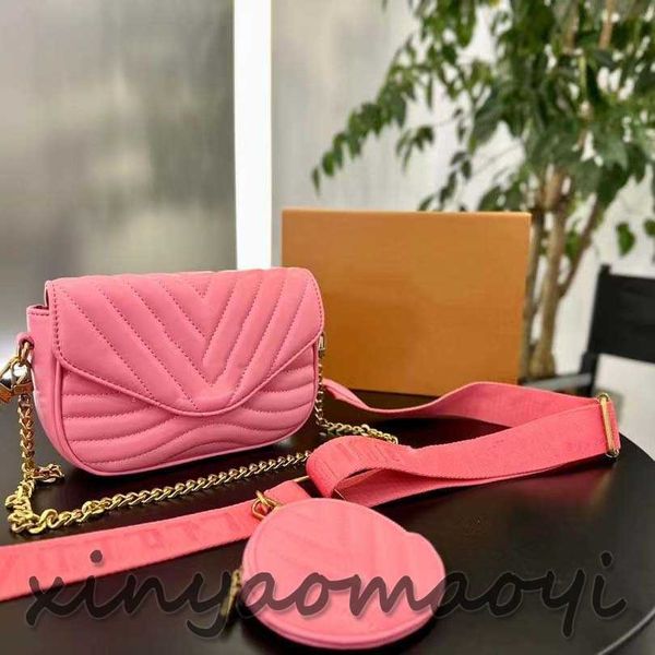 luxury women's shoulder bag designer chain bag leather mailman bag tote bag removable small round purse vintage gold hardware v104278 p
luxury women's shoulder bag designer chain bag leather mailman bag tote bag removable small round purse vintage gold hardware v104278 p