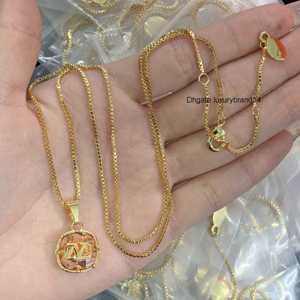 designer letter v pendant necklaces internet celebrity gold necklace women luxury pearl jewelry valentinoly chokers necklace gift 11, Silver
designer letter v pendant necklaces internet celebrity gold necklace women luxury pearl jewelry valentinoly chokers necklace gift 11, Silver