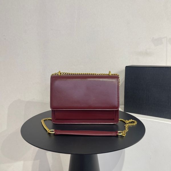 sunset bag design sense adjustable shoulder cross toothpick cowhide crossbody chain bag magnet open and close the inner compartment
sunset bag design sense adjustable shoulder cross toothpick cowhide crossbody chain bag magnet open and close the inner compartment