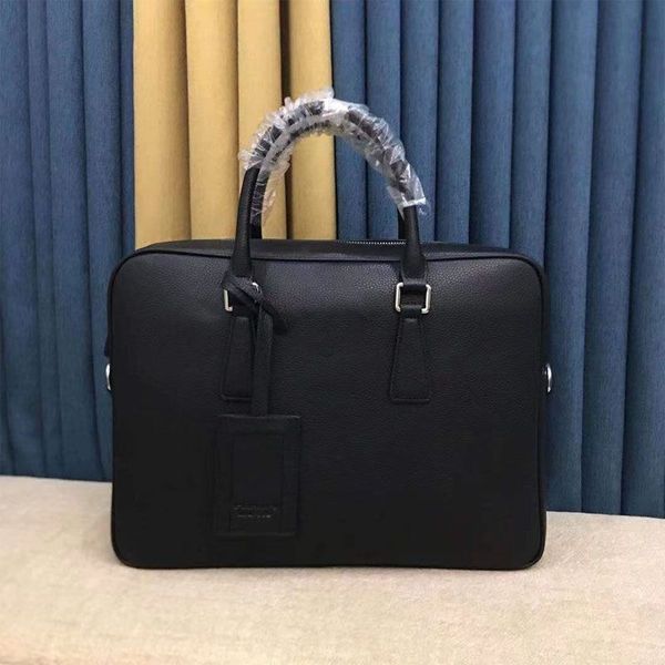 luxurys men business briefcase one shoulder diagonal handbag computer bag genuine leather zipper letter canvas interior simple casual pocket, Black;red
luxurys men business briefcase one shoulder diagonal handbag computer bag genuine leather zipper letter canvas interior simple casual pocket, Black;red