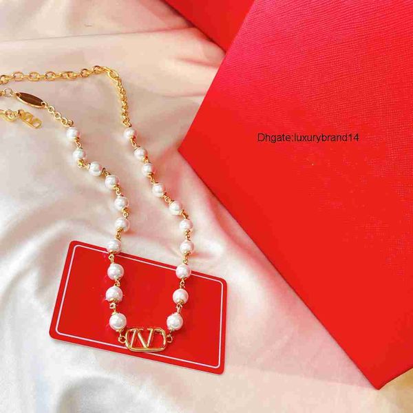 designer pendant necklaces letter v jewelry necklace luxury women new style fashion jewelry pearl metal valentinoly day gift t332, Silver
designer pendant necklaces letter v jewelry necklace luxury women new style fashion jewelry pearl metal valentinoly day gift t332, Silver