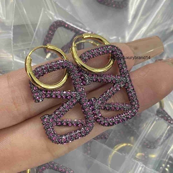 new various luxury brand women designer stud luxury style simple v love couple earrings for valentinoly lady party wedding gifts kh6d, Golden;silver
new various luxury brand women designer stud luxury style simple v love couple earrings for valentinoly lady party wedding gifts kh6d, Golden;silver