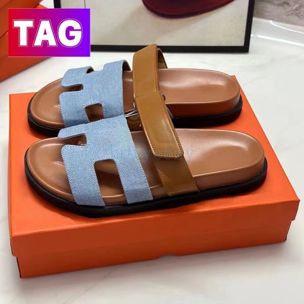 luxury women flat sandals multi color classic patterns leisure indoor set of accessories slides designer resorts brand slippers y64a, Black
luxury women flat sandals multi color classic patterns leisure indoor set of accessories slides designer resorts brand slippers y64a, Black