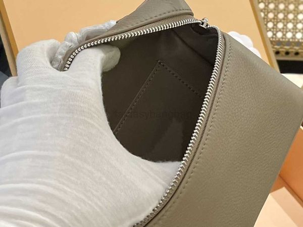 loro bags womens shoulder fashion extra pocket l19 genuine leather designer two way zipper handbags lunch box bag size 20*12cm spxq
loro bags womens shoulder fashion extra pocket l19 genuine leather designer two way zipper handbags lunch box bag size 20*12cm spxq