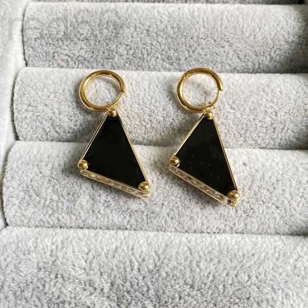 stud designer gold color women luxury designer black studs titanium steel fashion couple simple earrings with diamond printed stxq, Golden;silver
stud designer gold color women luxury designer black studs titanium steel fashion couple simple earrings with diamond printed stxq, Golden;silver