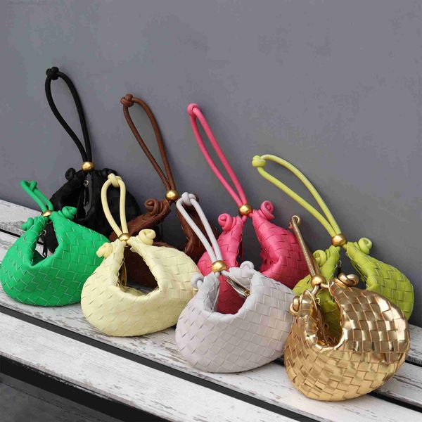 2023 summer new shell bag personalized woven bag dual use large capacity one shoulder handbag underarm bag small round bag
2023 summer new shell bag personalized woven bag dual use large capacity one shoulder handbag underarm bag small round bag