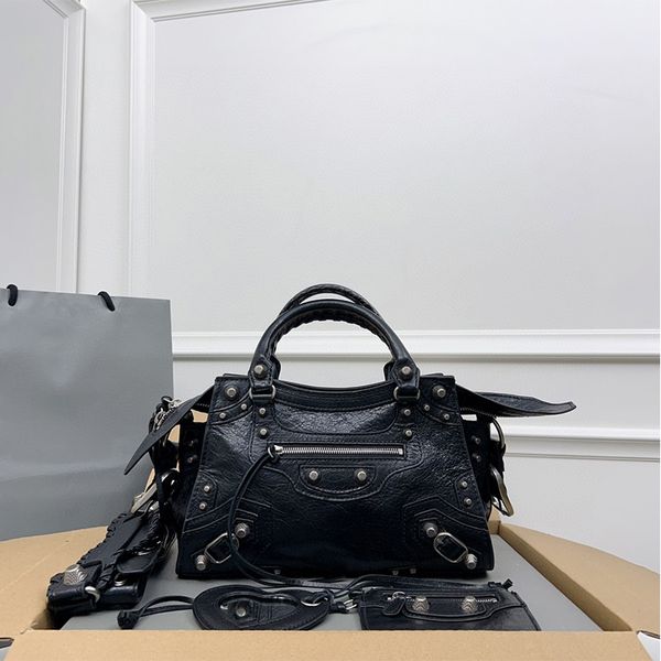 9a neo cagole motorcycle handbag travel bag tote bag stone diamond shoulder luxury designers genuine leather crossbody clutch purse pochette
9a neo cagole motorcycle handbag travel bag tote bag stone diamond shoulder luxury designers genuine leather crossbody clutch purse pochette