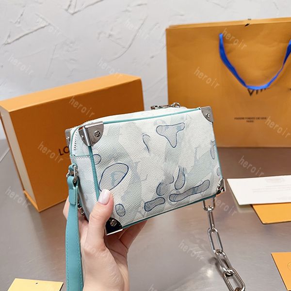 fashion mini soft trunk box black flower bag m44735 womens man designer cosmetic case luxury tote handbag clutch toiletry kit cross body sho
fashion mini soft trunk box black flower bag m44735 womens man designer cosmetic case luxury tote handbag clutch toiletry kit cross body sho