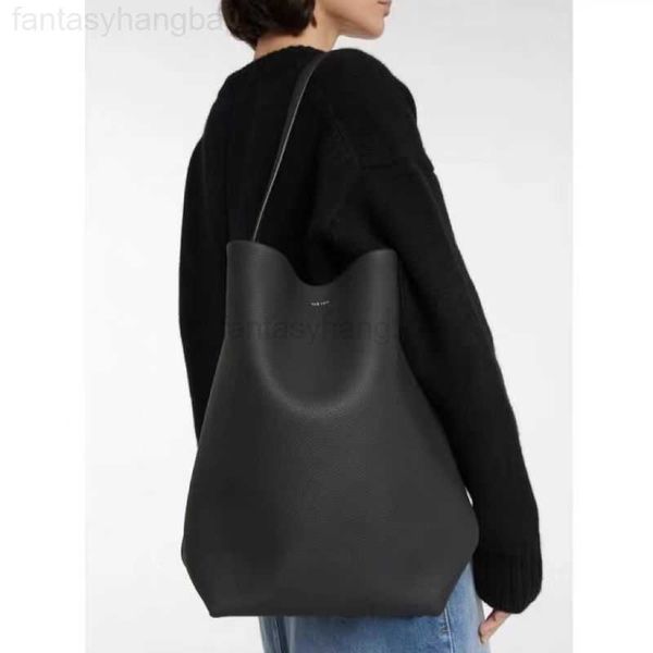 the row bag ladies fashion the row bucket bag casual designe luxury handbag shoulder bags crossbody 2023
the row bag ladies fashion the row bucket bag casual designe luxury handbag shoulder bags crossbody 2023