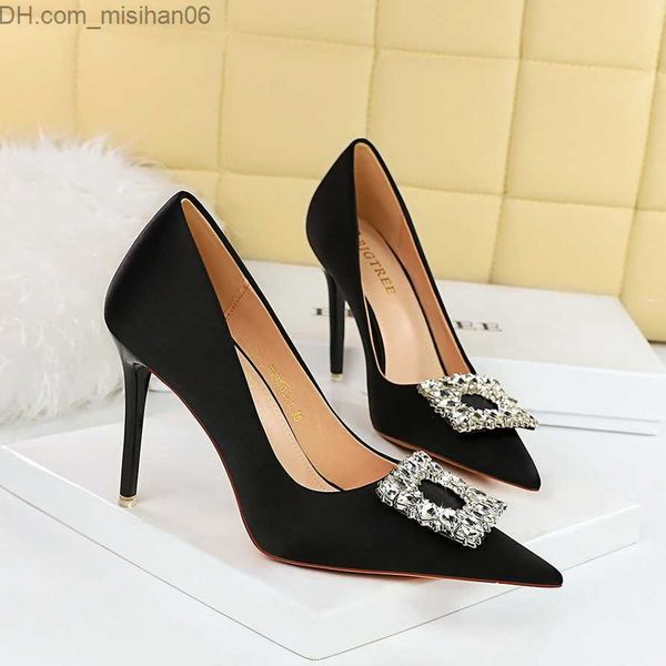 dress shoes bigtree women's brand rhinestone square buckle high heels 2023 spring/summer silk corner single shoes elegant party wedding, Black
dress shoes bigtree women's brand rhinestone square buckle high heels 2023 spring/summer silk corner single shoes elegant party wedding, Black