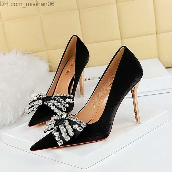dress shoes bigtree bling rhinestone bow high heels 2023 women's spring/summer plush single shoes elegant party wedding dress 34-40 z23, Black
dress shoes bigtree bling rhinestone bow high heels 2023 women's spring/summer plush single shoes elegant party wedding dress 34-40 z23, Black