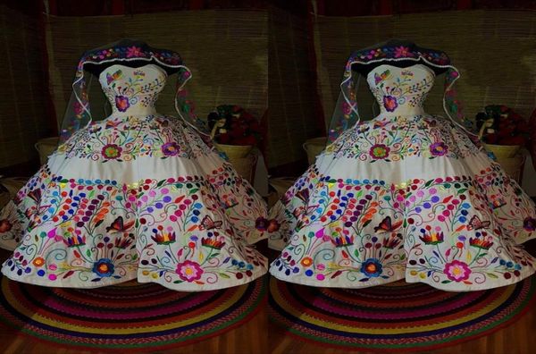2023 traditinal mexican dresses quinceanera for women vintage embroidered strapless satin sweet 16 dress charro corset back9453759, Blue;red
2023 traditinal mexican dresses quinceanera for women vintage embroidered strapless satin sweet 16 dress charro corset back9453759, Blue;red