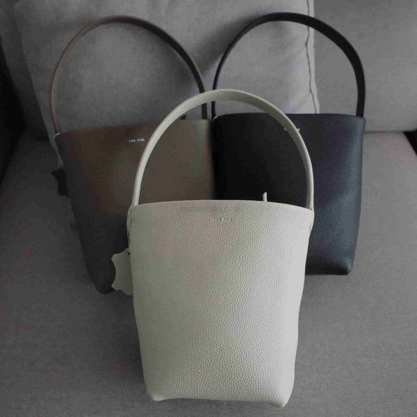 the row bag ladies fashion the row bucket bag casual designe luxury handbag shoulder bags crossbody eown aleg
the row bag ladies fashion the row bucket bag casual designe luxury handbag shoulder bags crossbody eown aleg