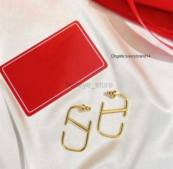 stud fashion designer earring letter v stud earing luxury women lady hoop jewelry metal valentinoly earring with boxj230523, Golden;silver
stud fashion designer earring letter v stud earing luxury women lady hoop jewelry metal valentinoly earring with boxj230523, Golden;silver