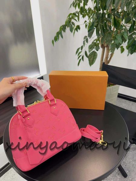 designer crossbody bag shoulder messenger tote leather women's messenger bag classic printed shell bag pink shell bag
designer crossbody bag shoulder messenger tote leather women's messenger bag classic printed shell bag pink shell bag